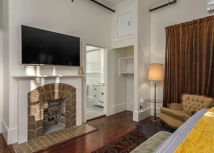 Bed & Breakfast Celestine Pensacola
